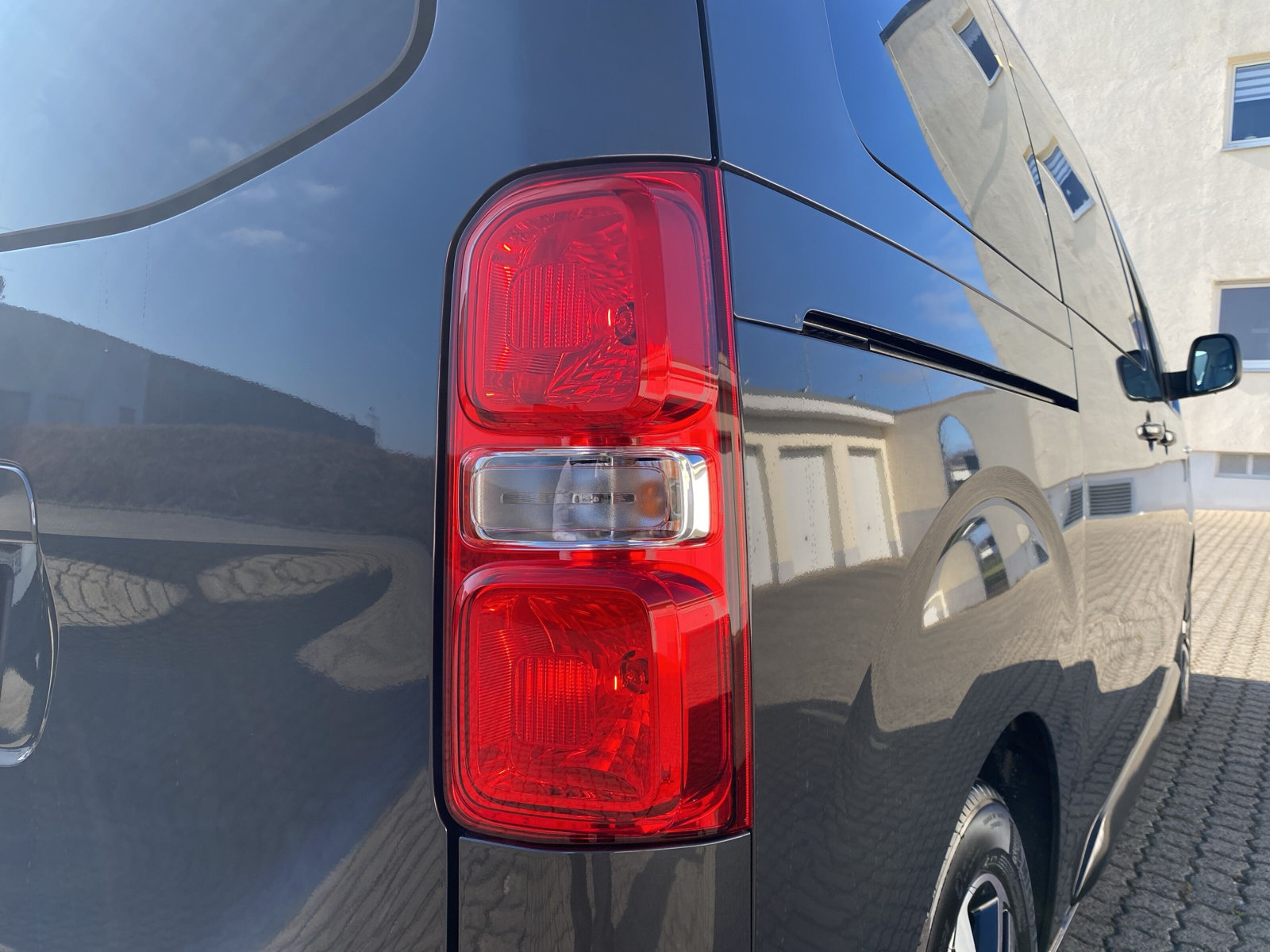 Traveller Allure L2 *SHZ*LED*AHK*NAVI*LEDER*7 SITZE*
