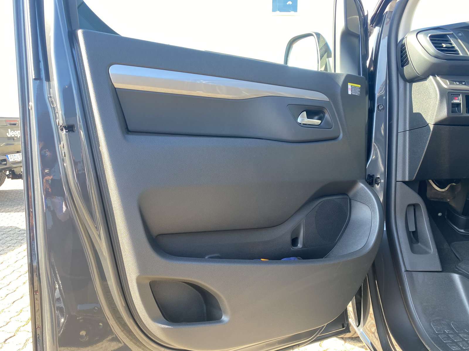 Traveller Allure L2 *SHZ*LED*AHK*NAVI*LEDER*7 SITZE*