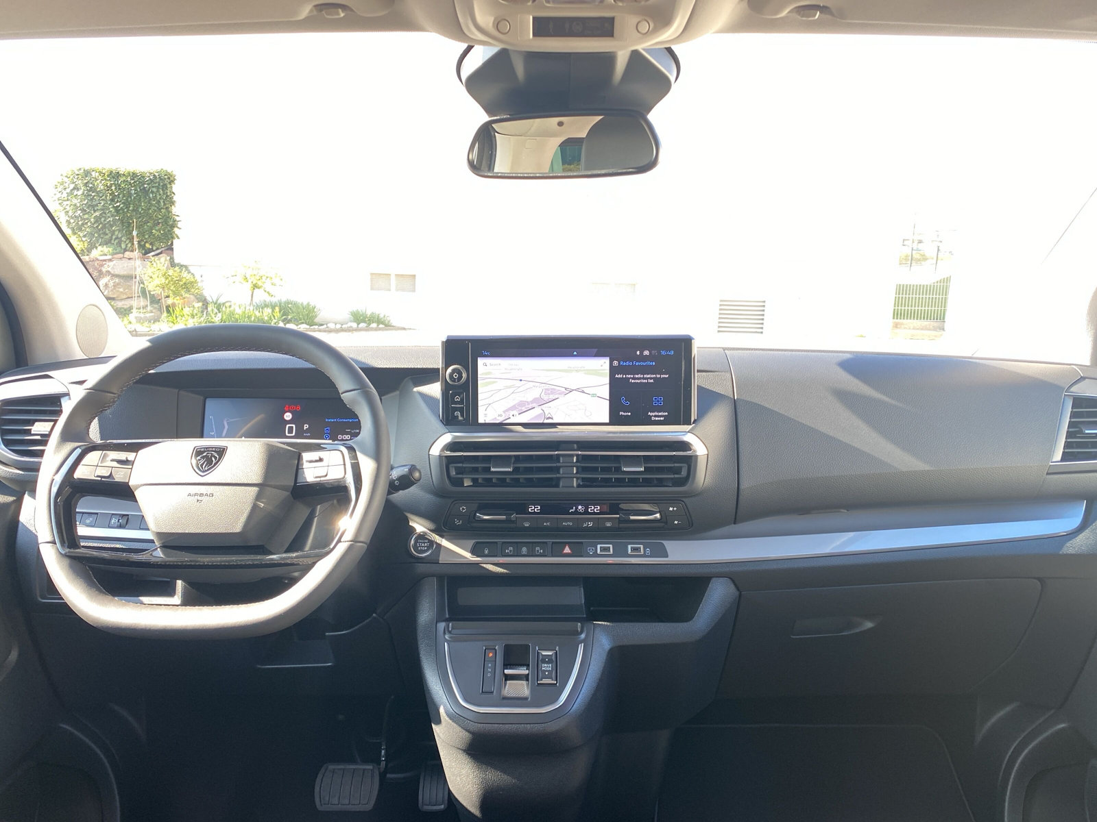 Traveller Allure L2 *SHZ*LED*AHK*NAVI*LEDER*7 SITZE*