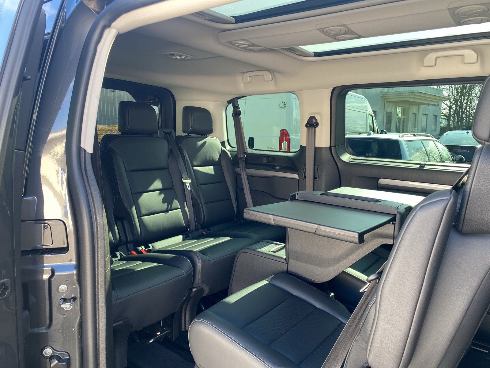 Traveller Allure L2 *SHZ*LED*AHK*NAVI*LEDER*7 SITZE*