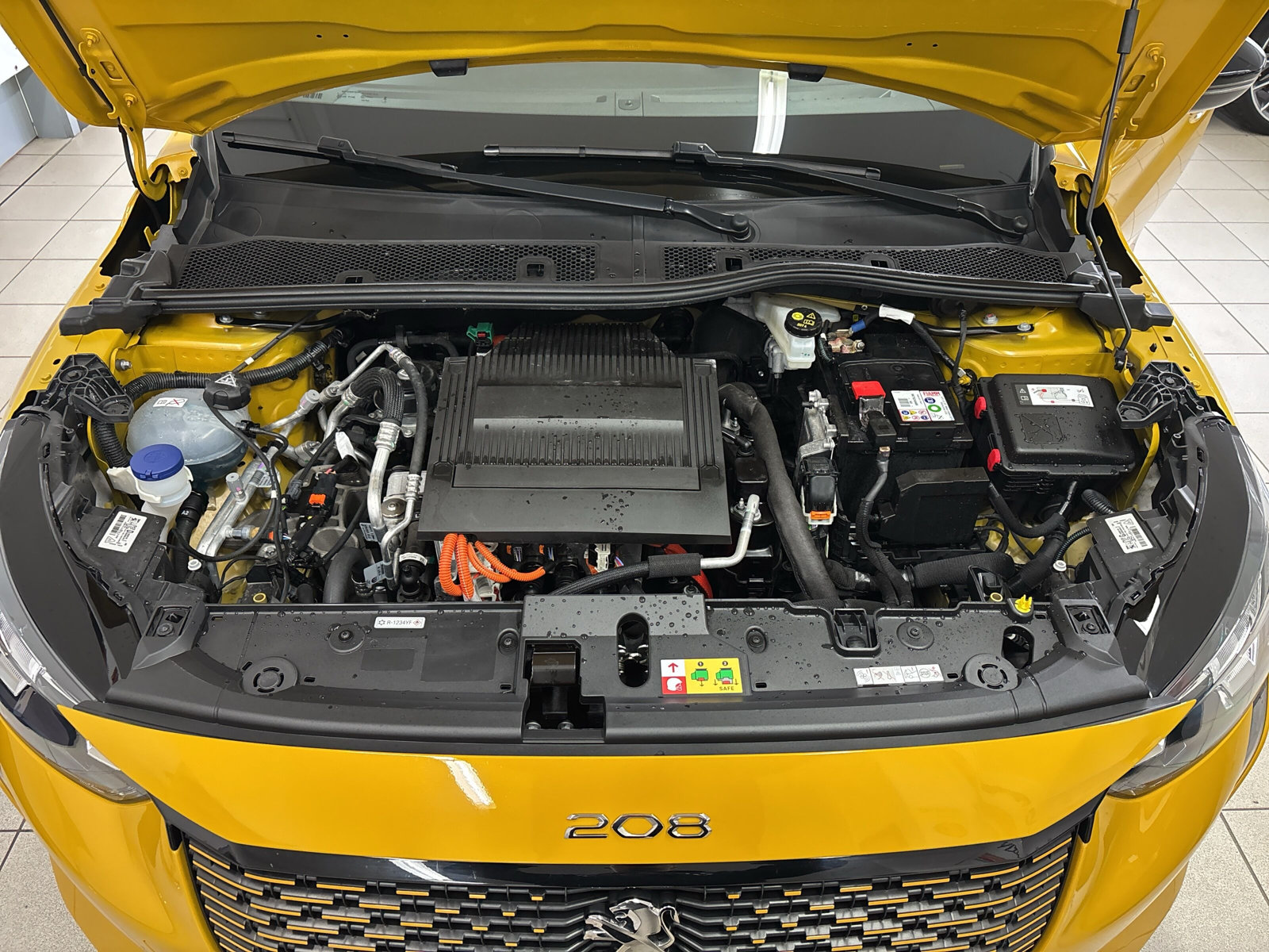 208 E-Allure 50kWh *NAVI*KAMERA*SHZ*PDC*
