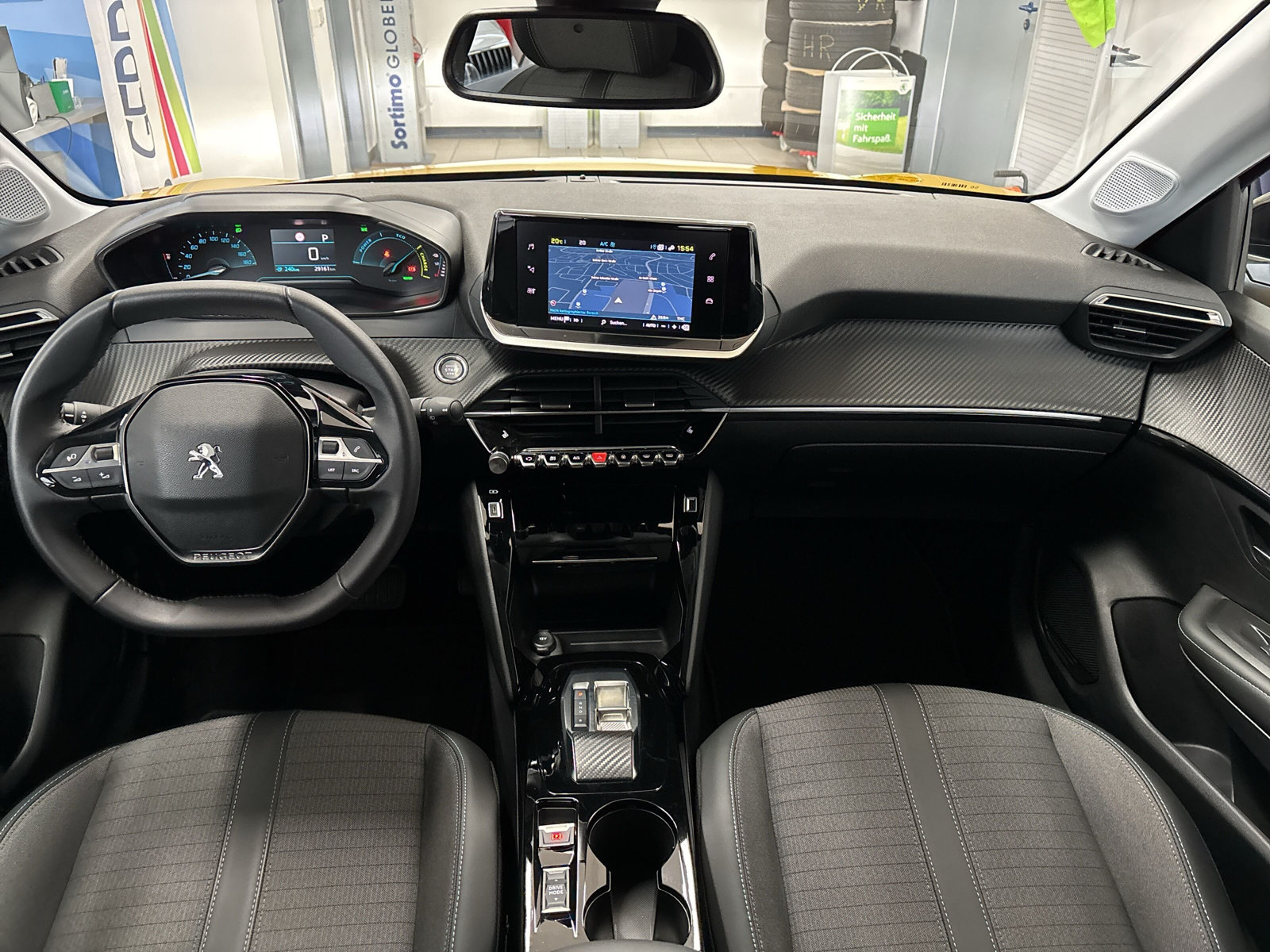 208 E-Allure 50kWh *NAVI*KAMERA*SHZ*PDC*