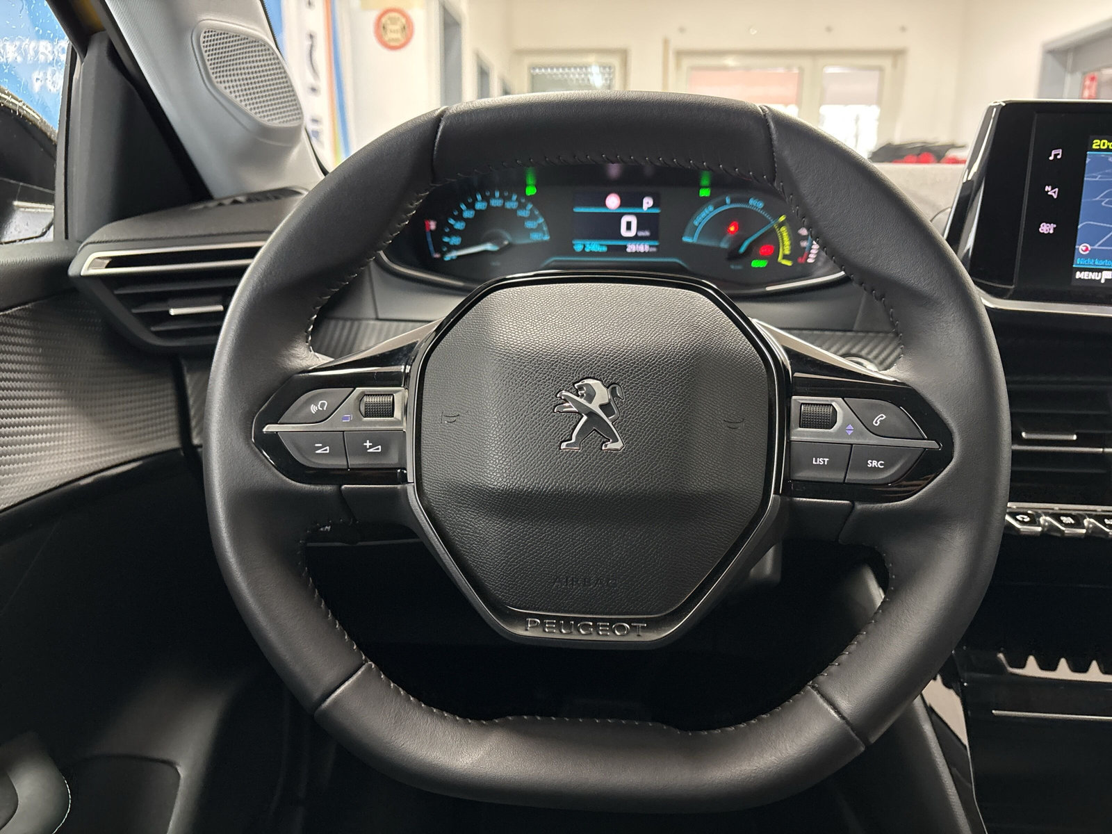 208 E-Allure 50kWh *NAVI*KAMERA*SHZ*PDC*