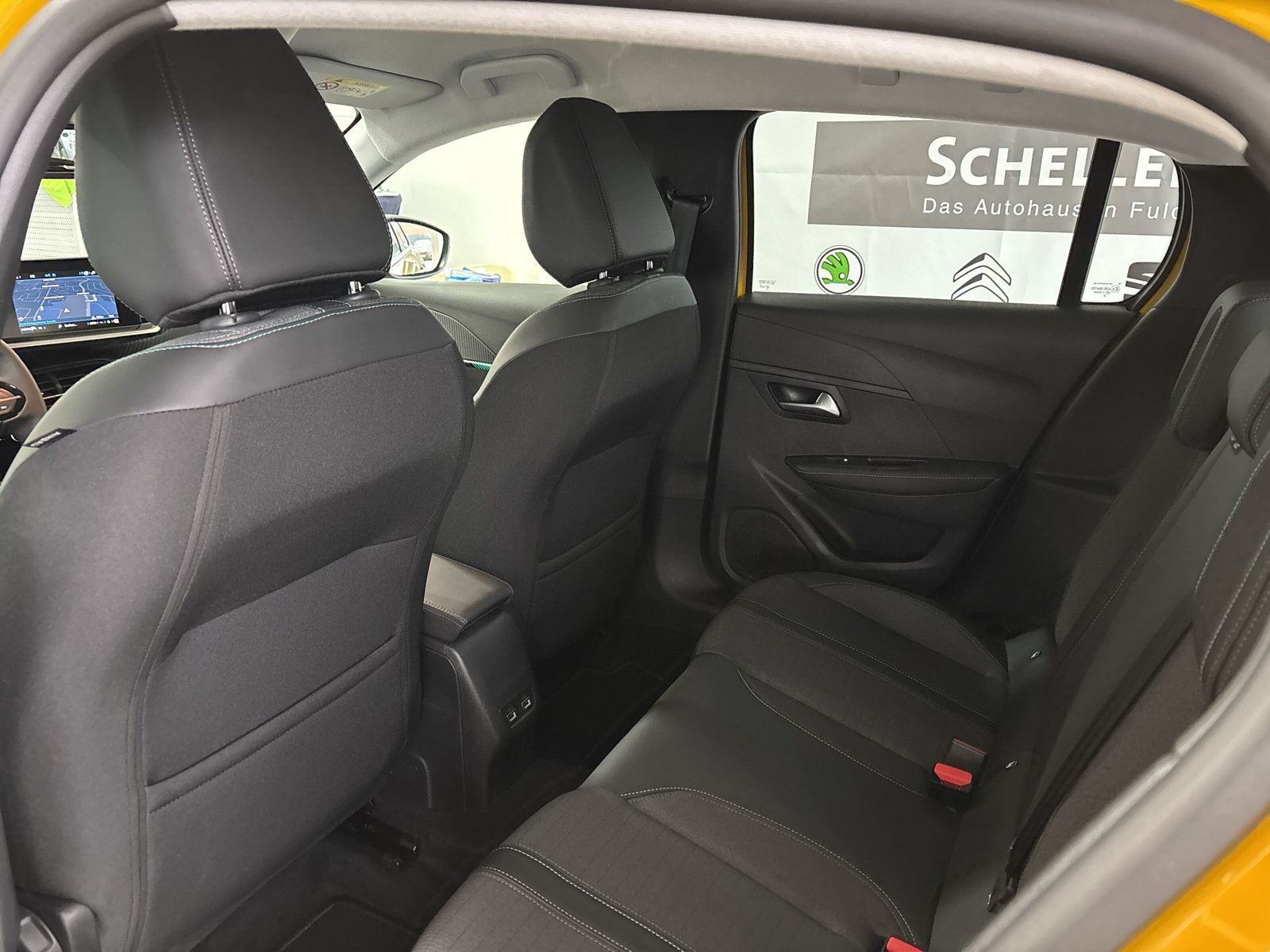 208 E-Allure 50kWh *NAVI*KAMERA*SHZ*PDC*