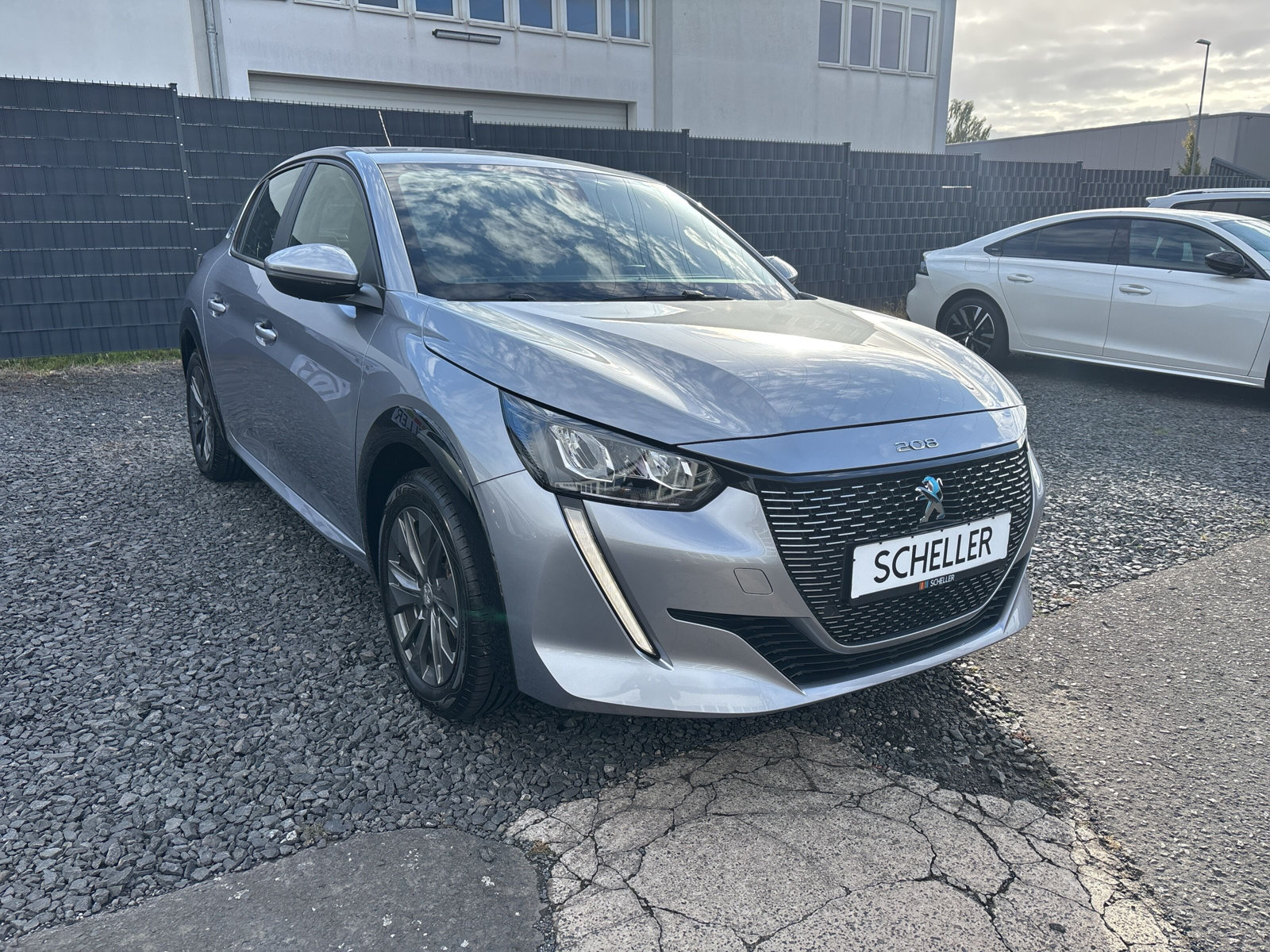 208 e- Active Pack 50 kWh *KLIMA*PDC*LED*