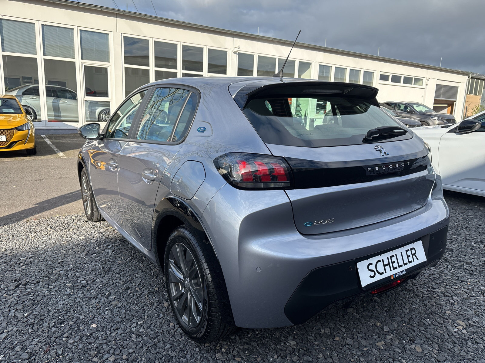 208 e- Active Pack 50 kWh *KLIMA*PDC*LED*