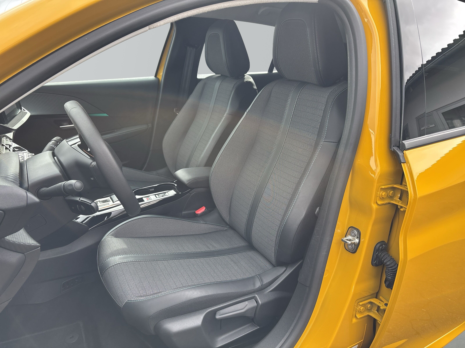 208 e- Allure *SHZ*LED*NAVI*