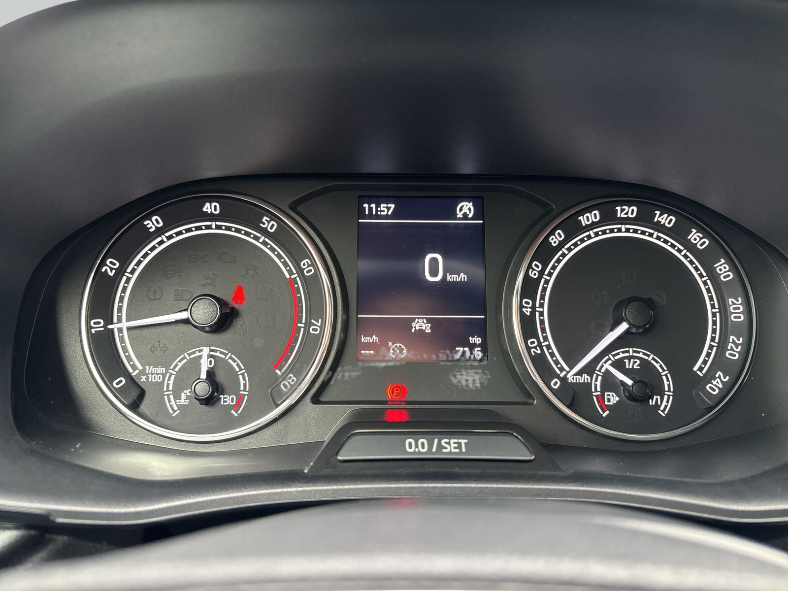 Fabia Ambition 1.0 MPI 5-Gang *SHZ*2-ZONEN*ELEKTR-FENSTER*