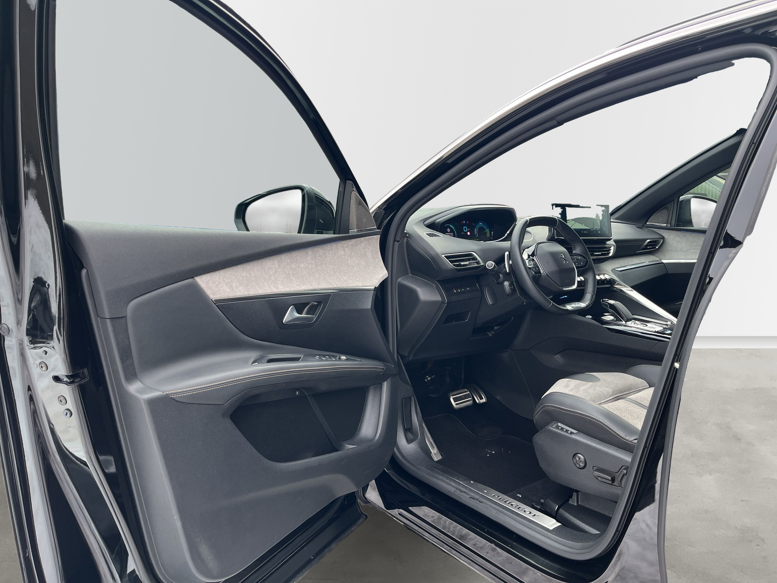 3008 Hybrid4 300 GT 1.6 EAT8 *AHK*NIGHT-VISON*MASSAGE*PANO*FOCAL*