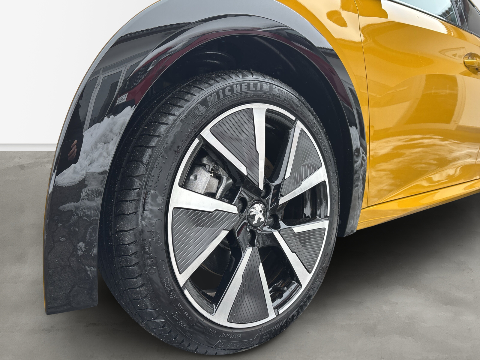 208 e- GT Pack 50 kWh *PANO*SHZ*ACC*KAMERA*