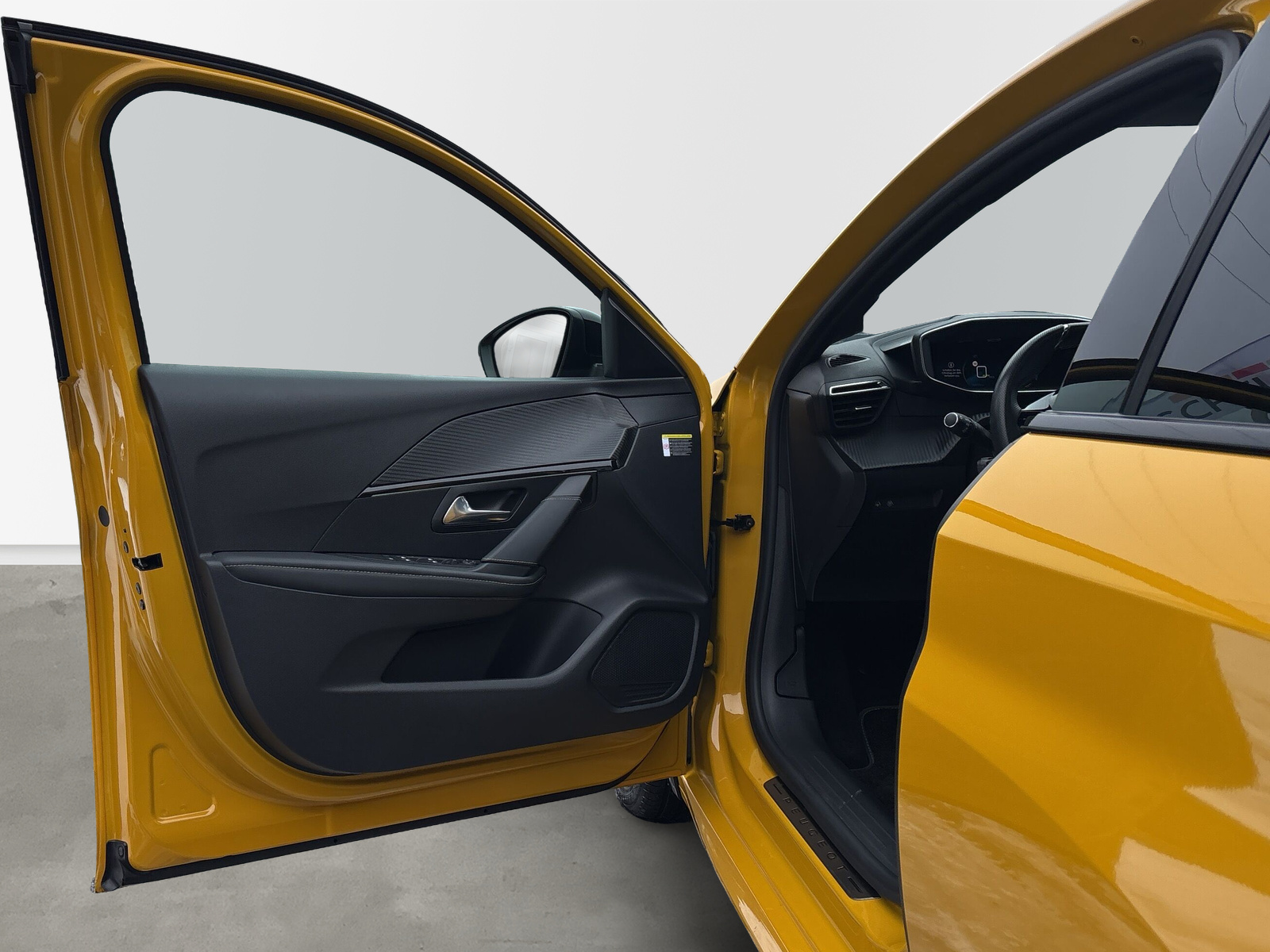 208 e- GT Pack 50 kWh *PANO*SHZ*ACC*KAMERA*